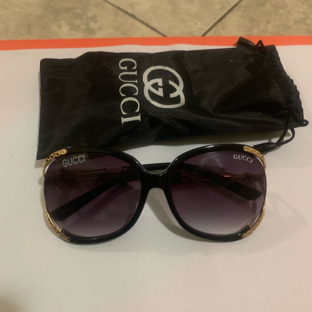 Brand new Gucci glasses with cover bag